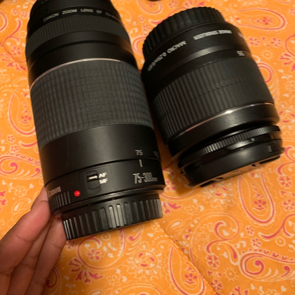 Canon Camera - image 7